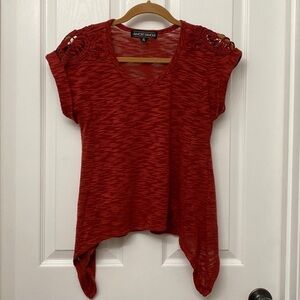 Almost Famous Short Sleeve Asymmetrical Hem Lace Cut Out Shirt XS
